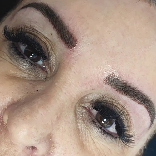 Microblading en mujer adulta en Sevilla